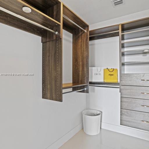 AVENTURA PARKSQUARE RES - Residential Lease