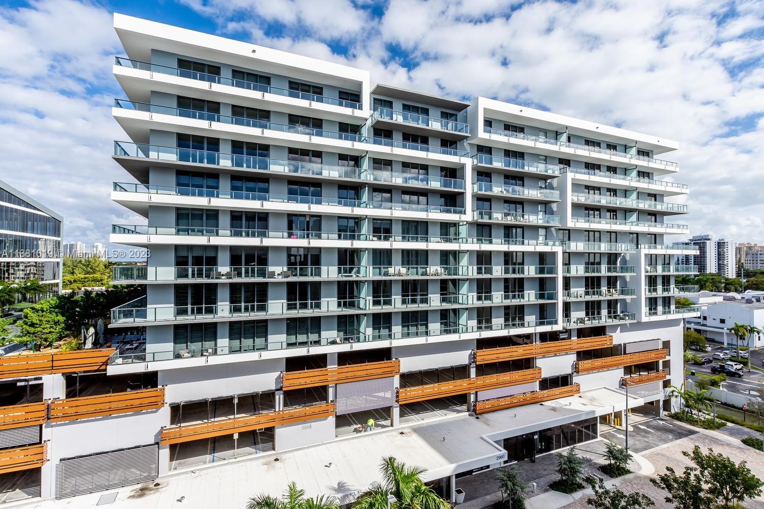 AVENTURA PARKSQUARE RES - Residential Lease