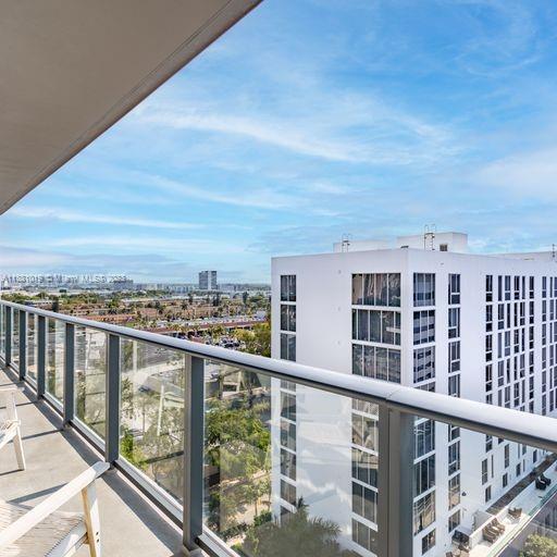 AVENTURA PARKSQUARE RES - Residential Lease