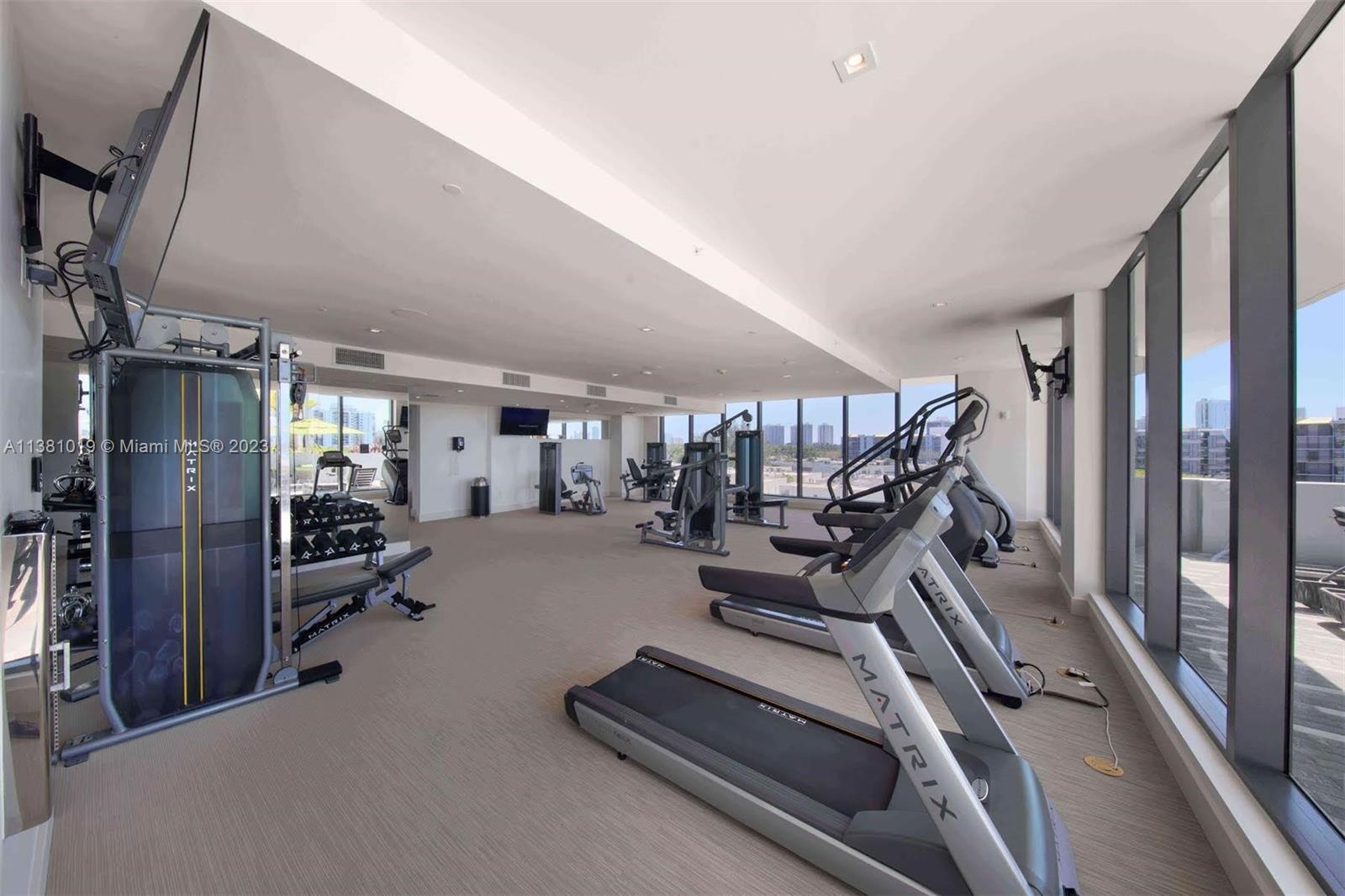 AVENTURA PARKSQUARE RES - Residential Lease