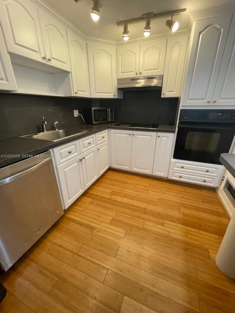 COASTAL TOWERS CONDO - Residential