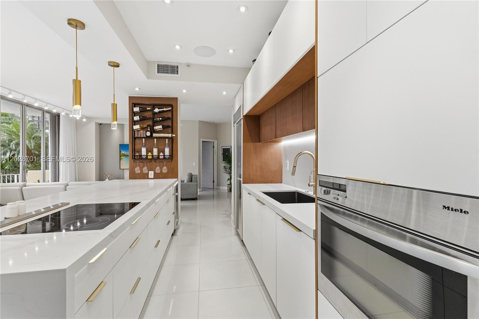 MYSTIC POINTE AT AVENTURA - Residential