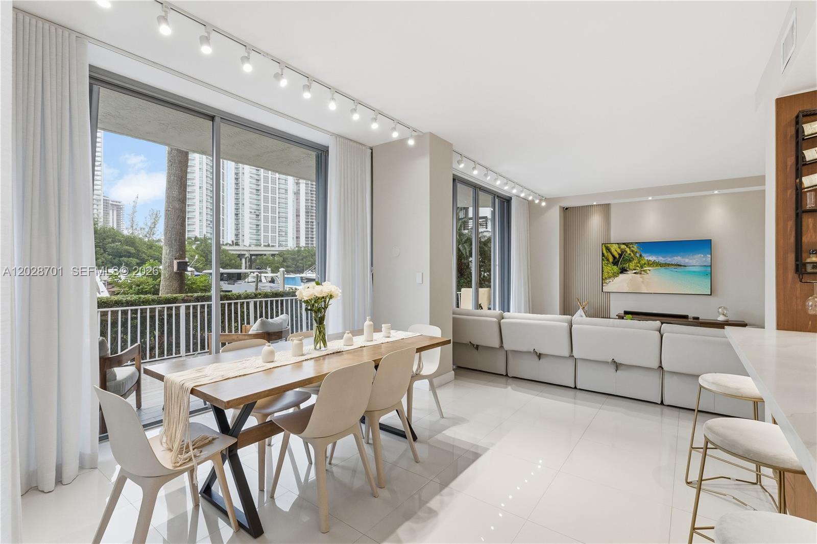 MYSTIC POINTE AT AVENTURA - Residential