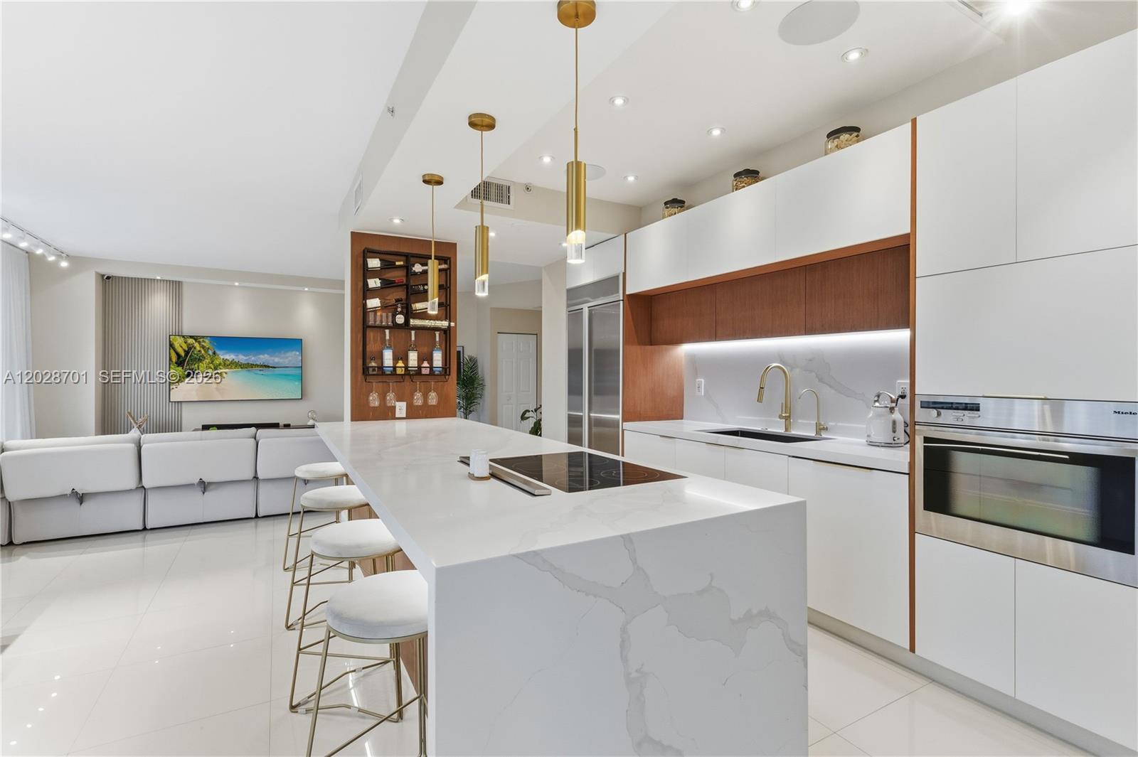MYSTIC POINTE AT AVENTURA - Residential