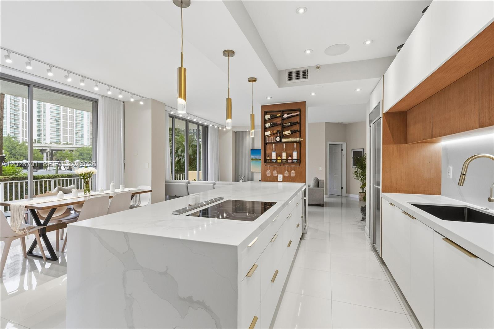 MYSTIC POINTE AT AVENTURA - Residential