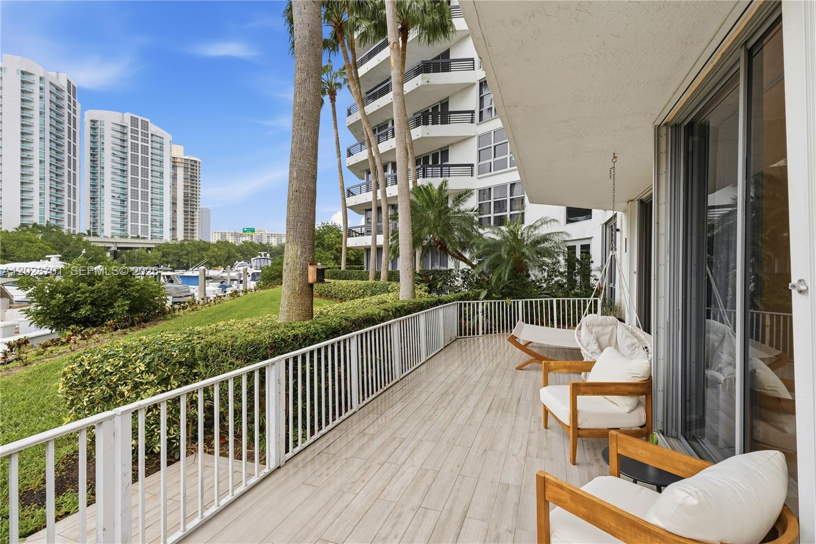 MYSTIC POINTE AT AVENTURA - Residential