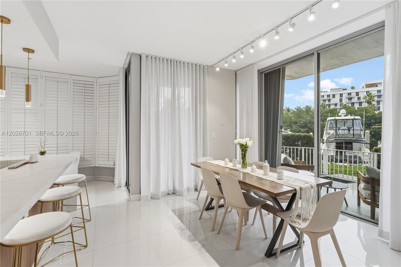 MYSTIC POINTE AT AVENTURA - Residential