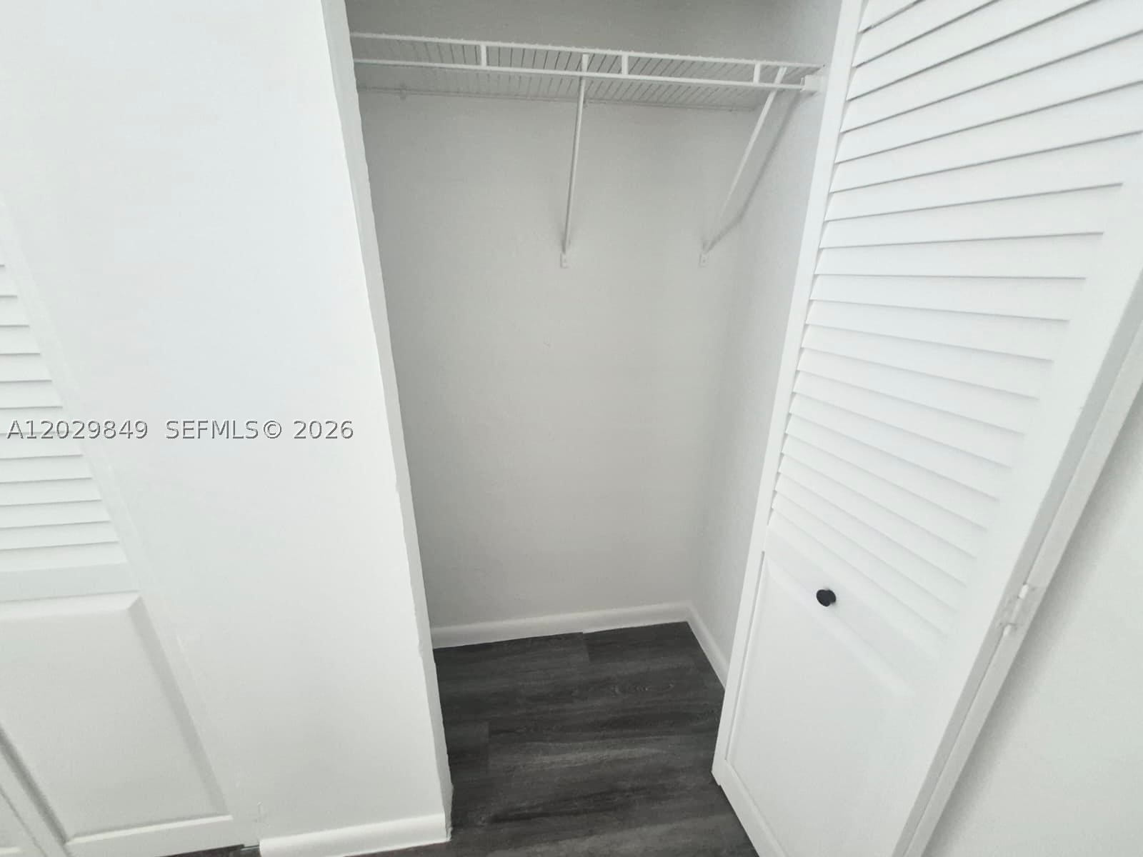 MARSEILLES DECO CONDO - Residential Lease