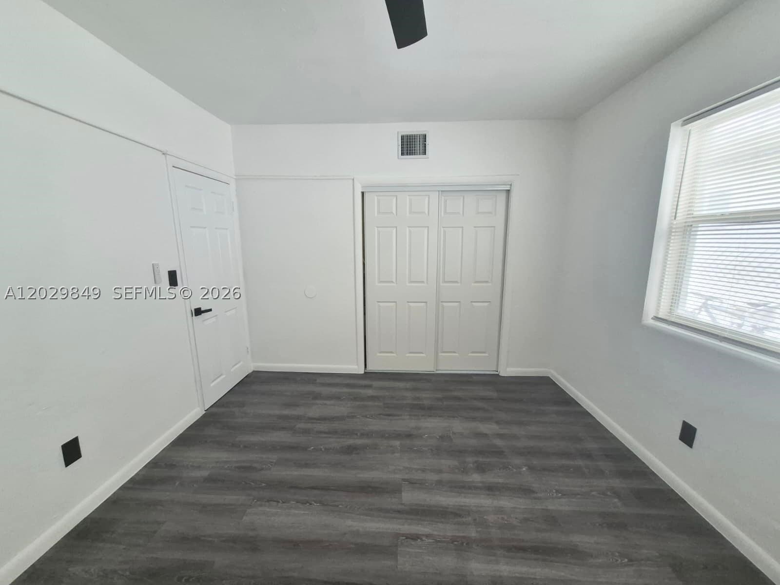 MARSEILLES DECO CONDO - Residential Lease