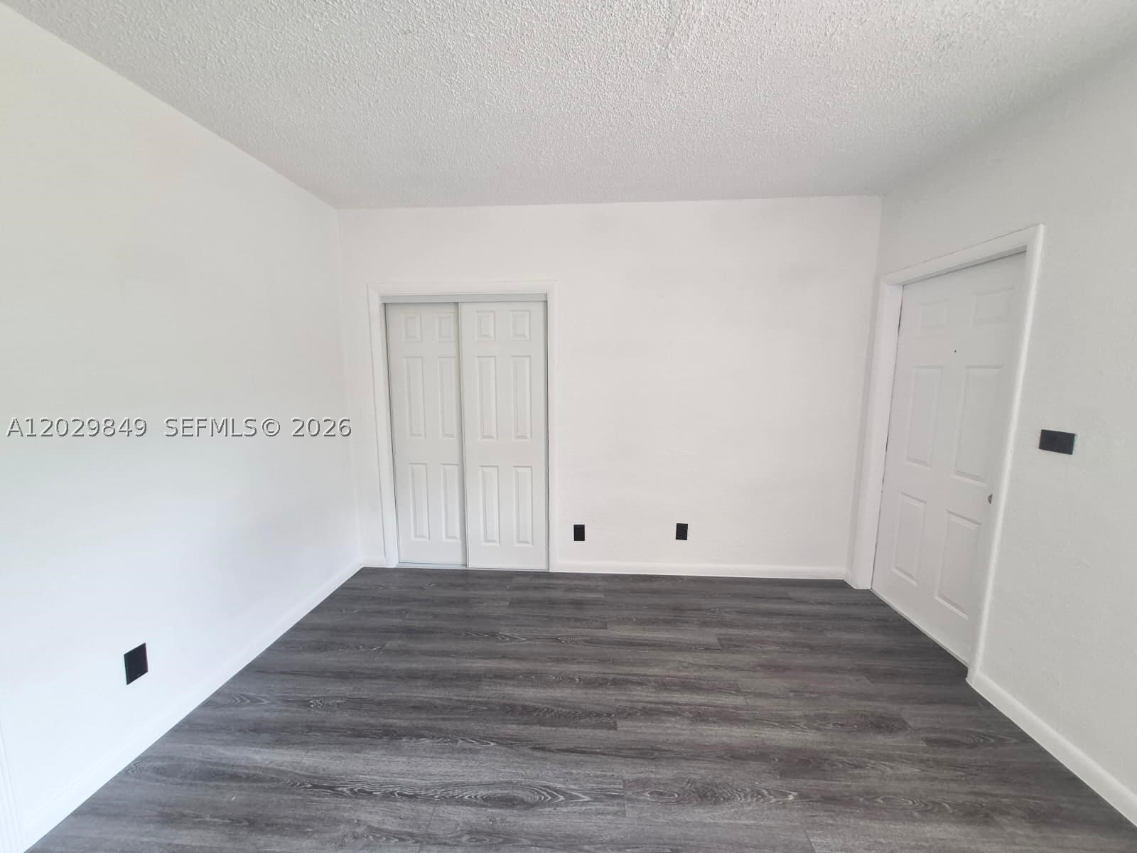 MARSEILLES DECO CONDO - Residential Lease