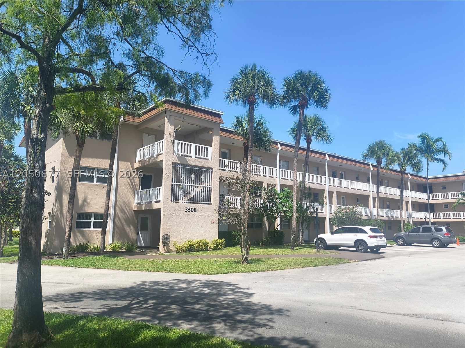 NATURA CONDO NO 1 - Residential
