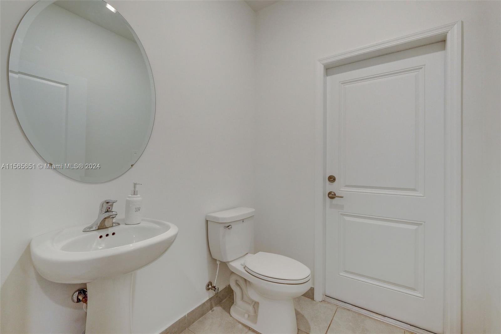 ESTATES AT SILVER PALM - Residential