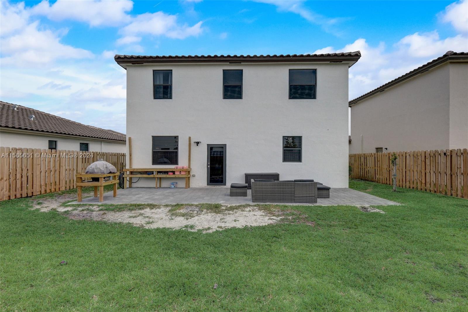 ESTATES AT SILVER PALM - Residential