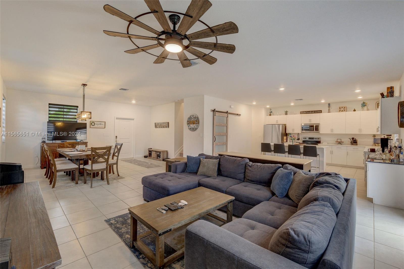 ESTATES AT SILVER PALM - Residential