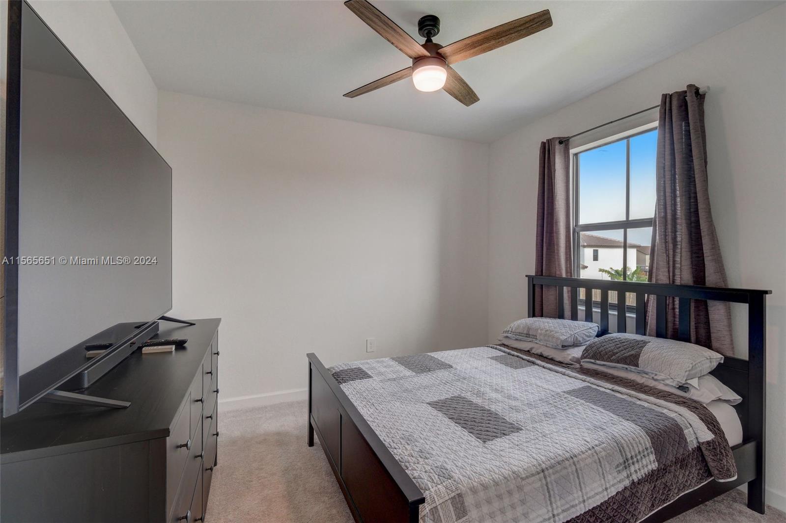 ESTATES AT SILVER PALM - Residential