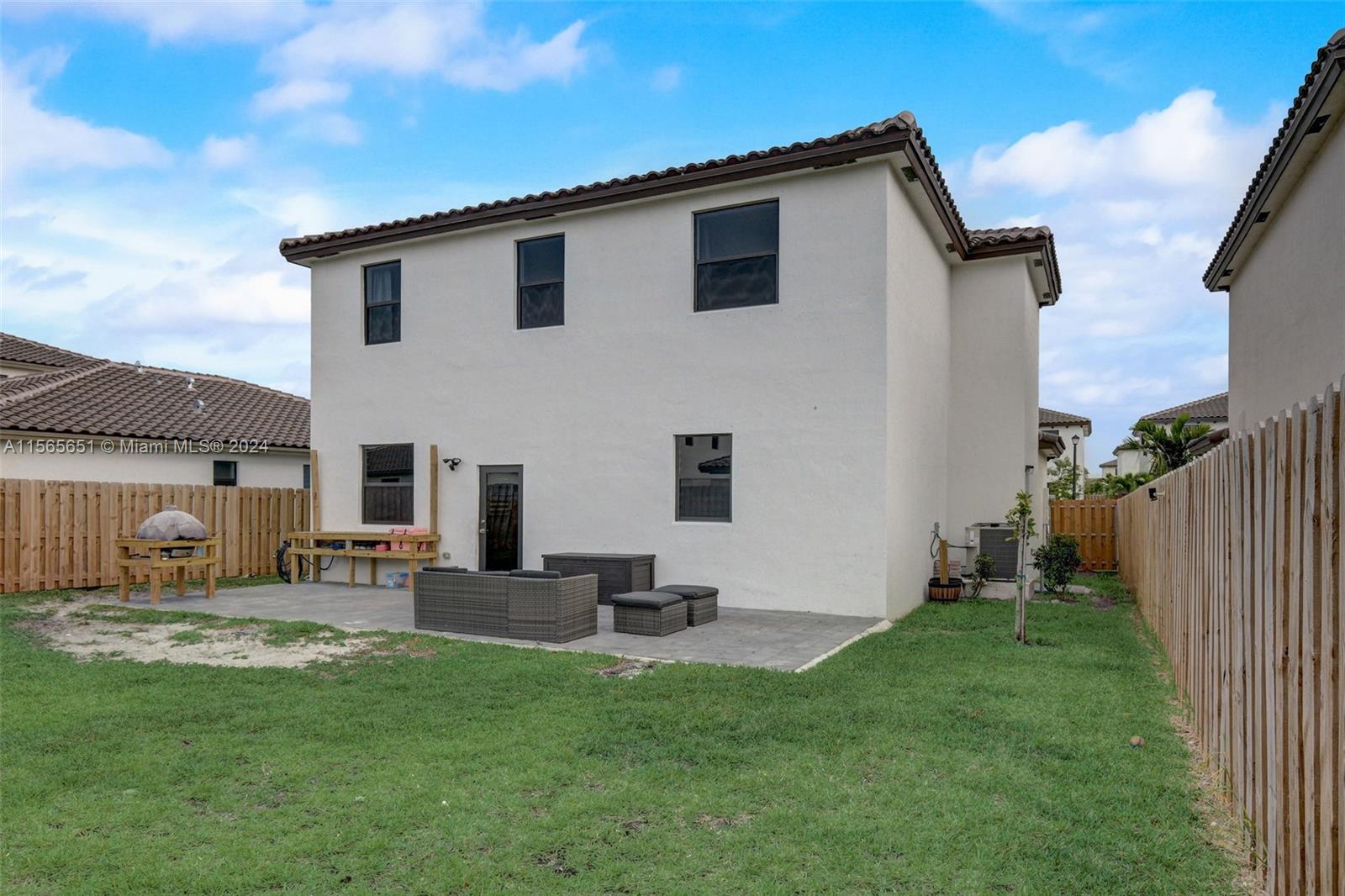 ESTATES AT SILVER PALM - Residential