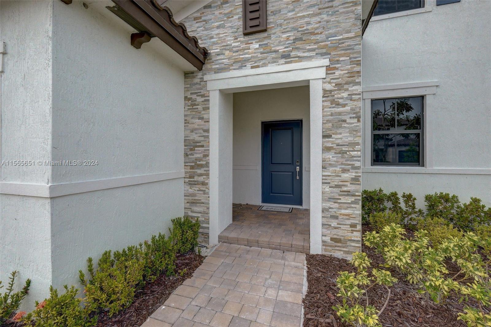 ESTATES AT SILVER PALM - Residential