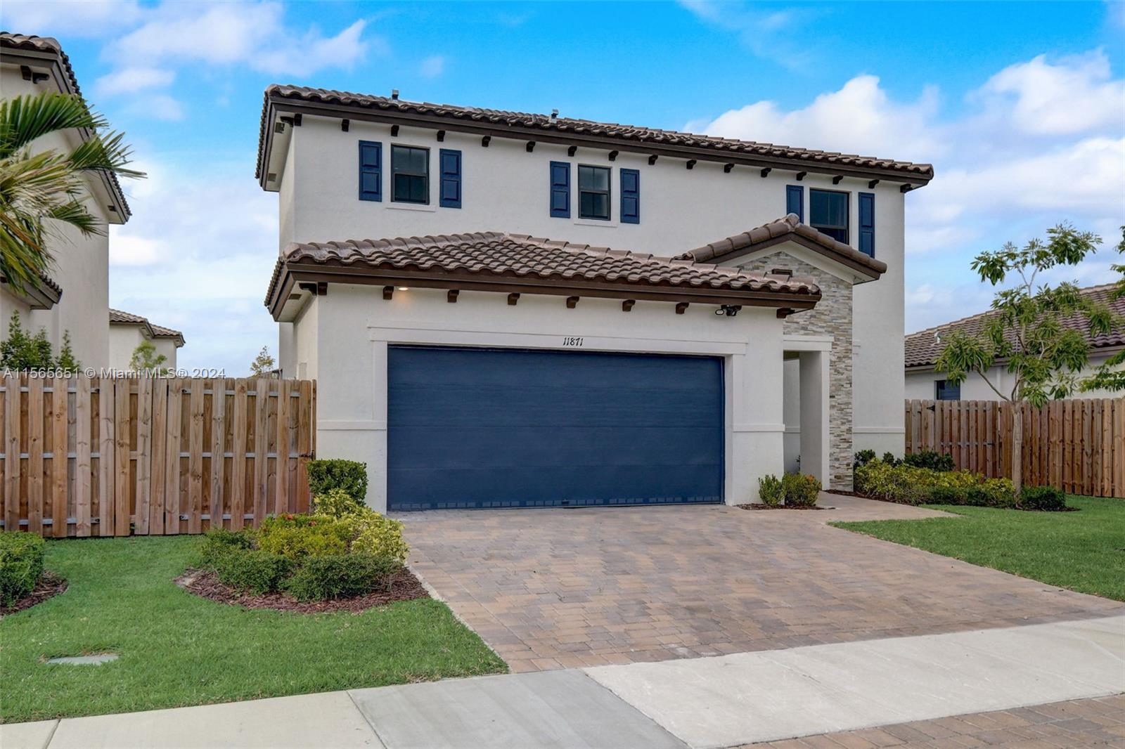 ESTATES AT SILVER PALM - Residential