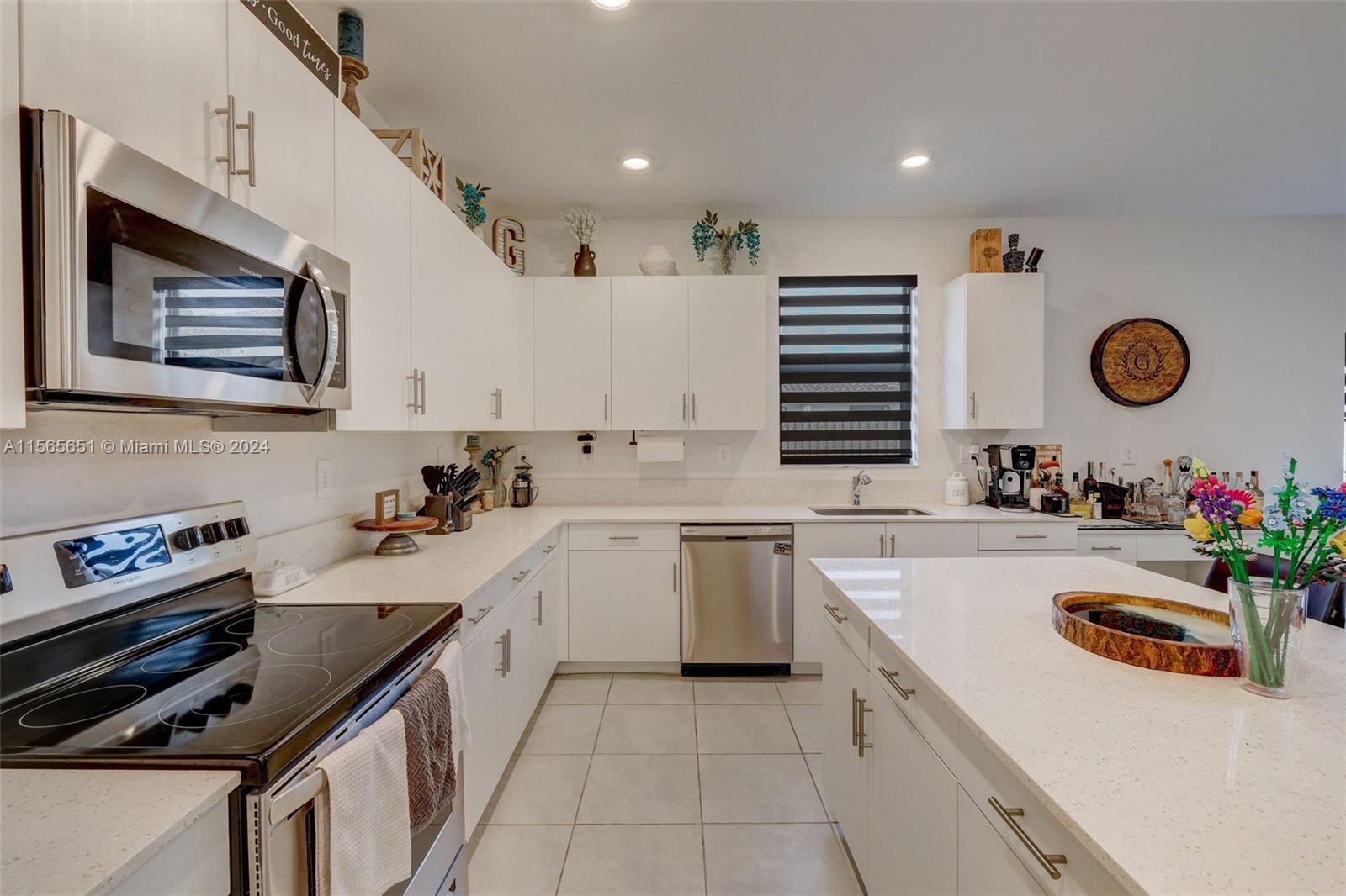 ESTATES AT SILVER PALM - Residential