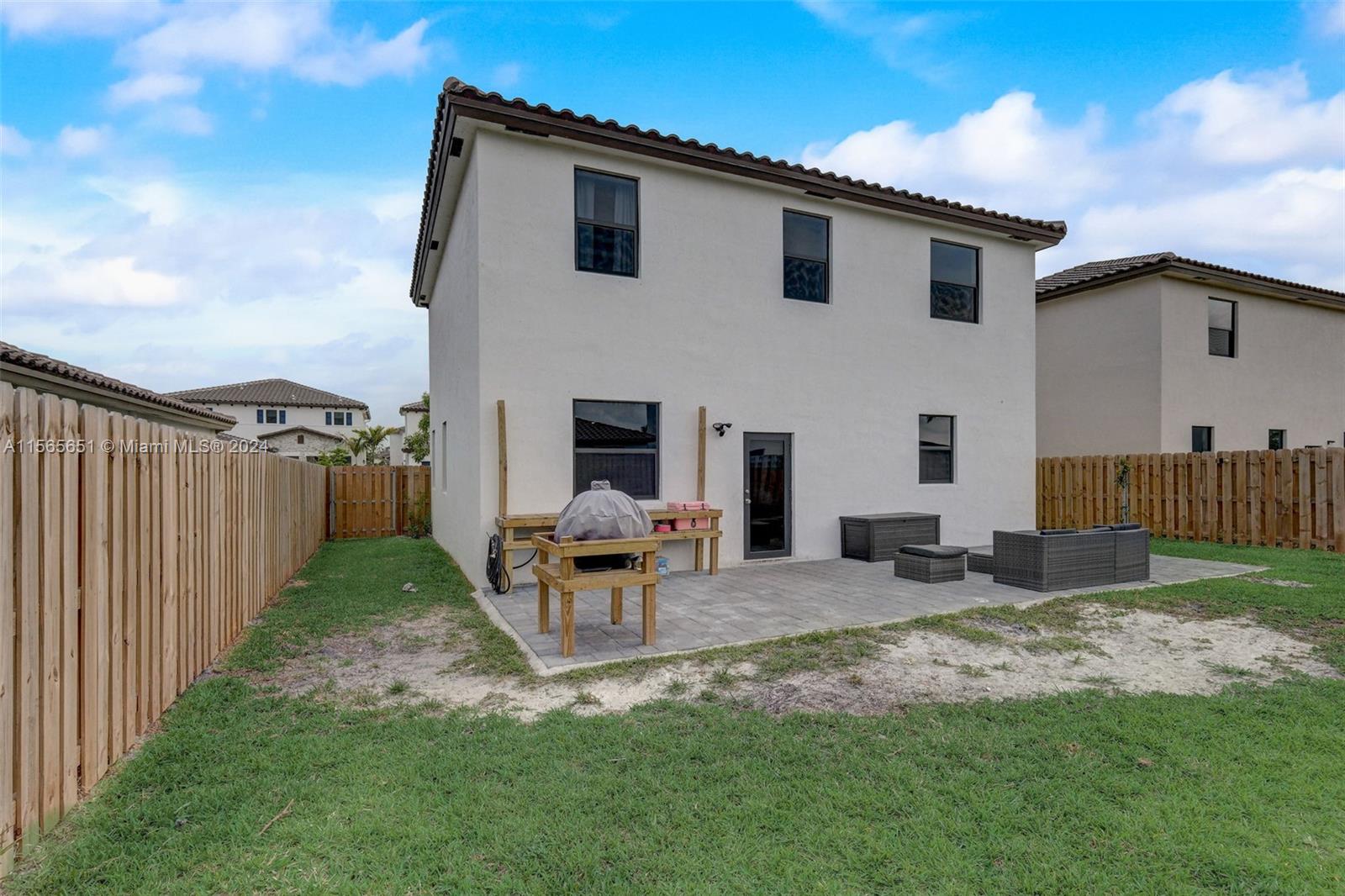 ESTATES AT SILVER PALM - Residential