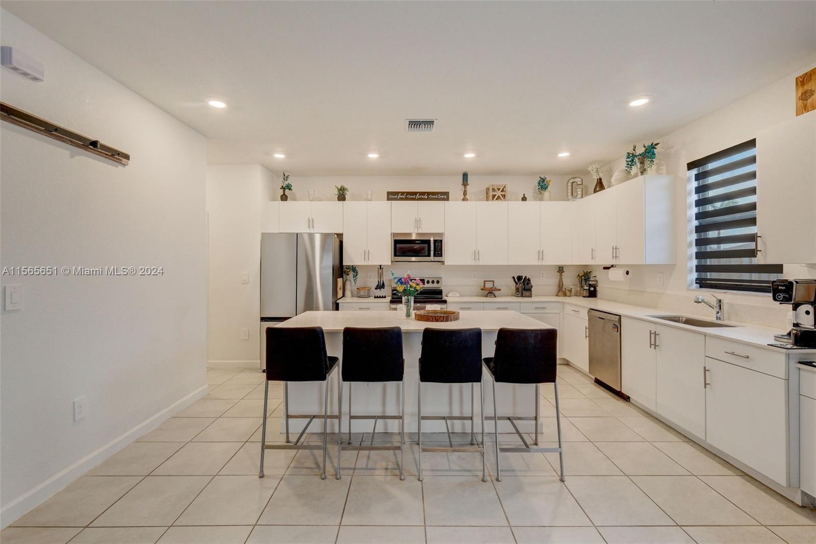 ESTATES AT SILVER PALM - Residential