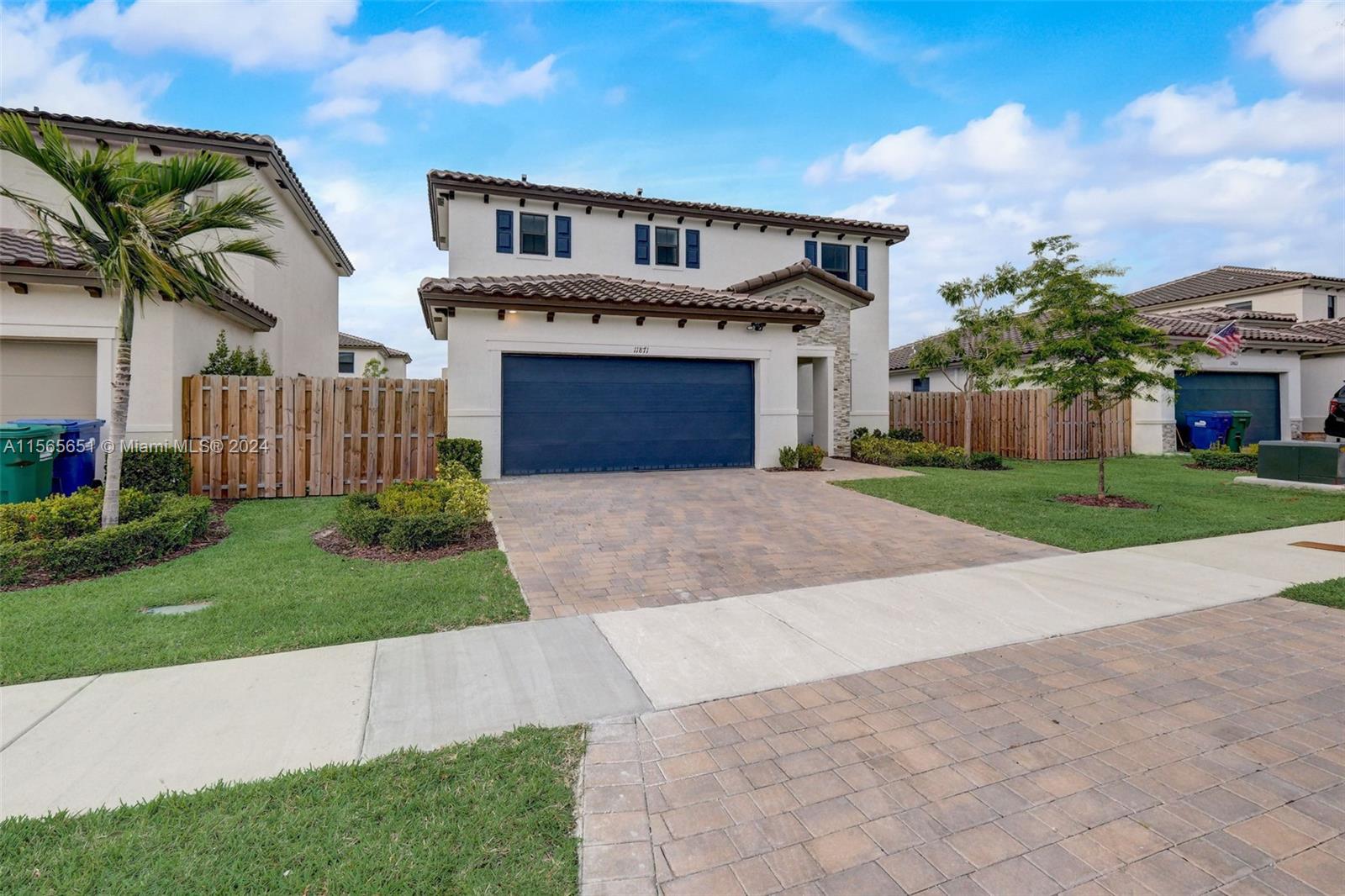 ESTATES AT SILVER PALM - Residential