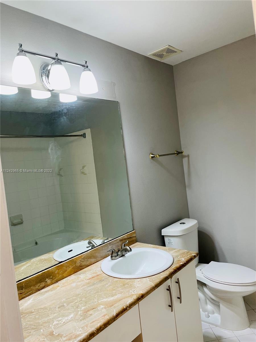 OLYMPIA & YORK RESIDENTIA - Residential Lease