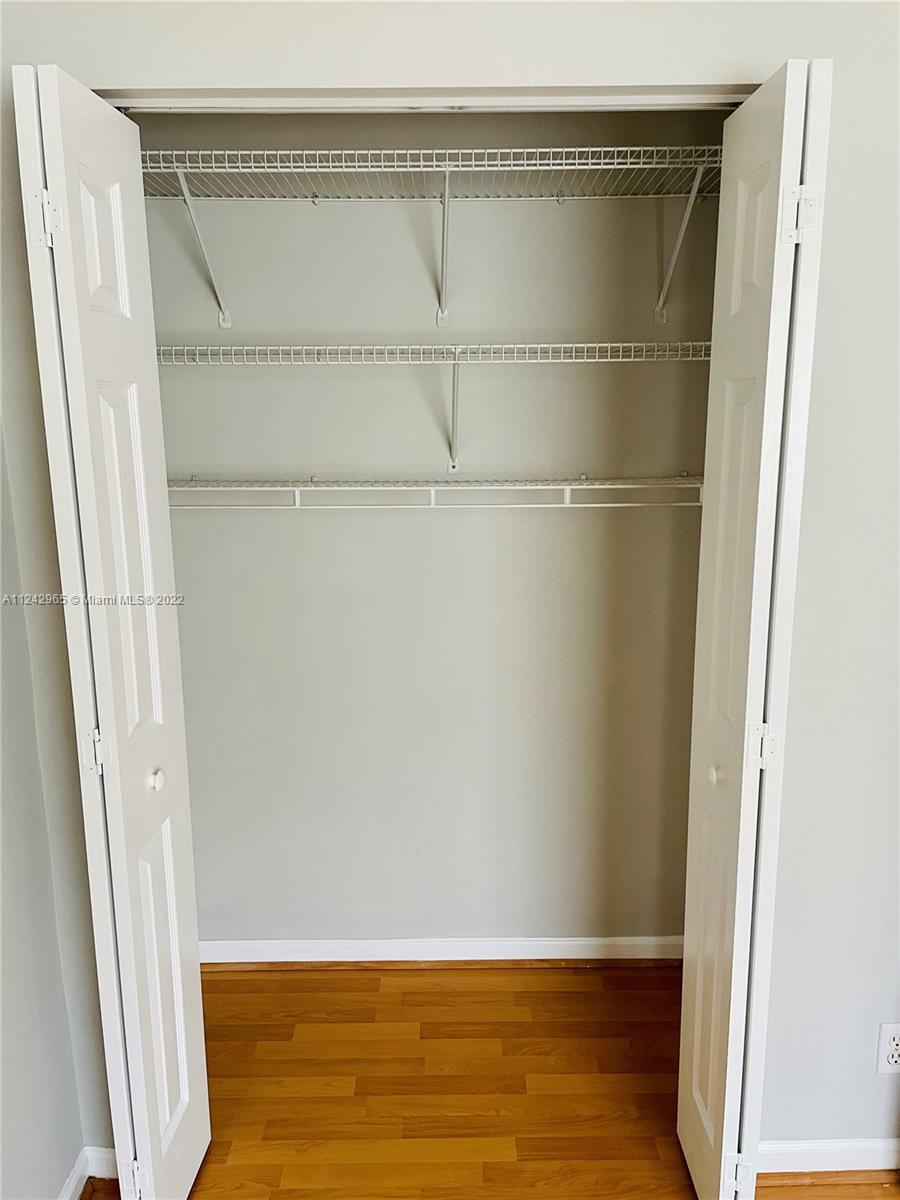 OLYMPIA & YORK RESIDENTIA - Residential Lease