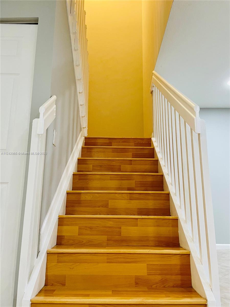 OLYMPIA & YORK RESIDENTIA - Residential Lease
