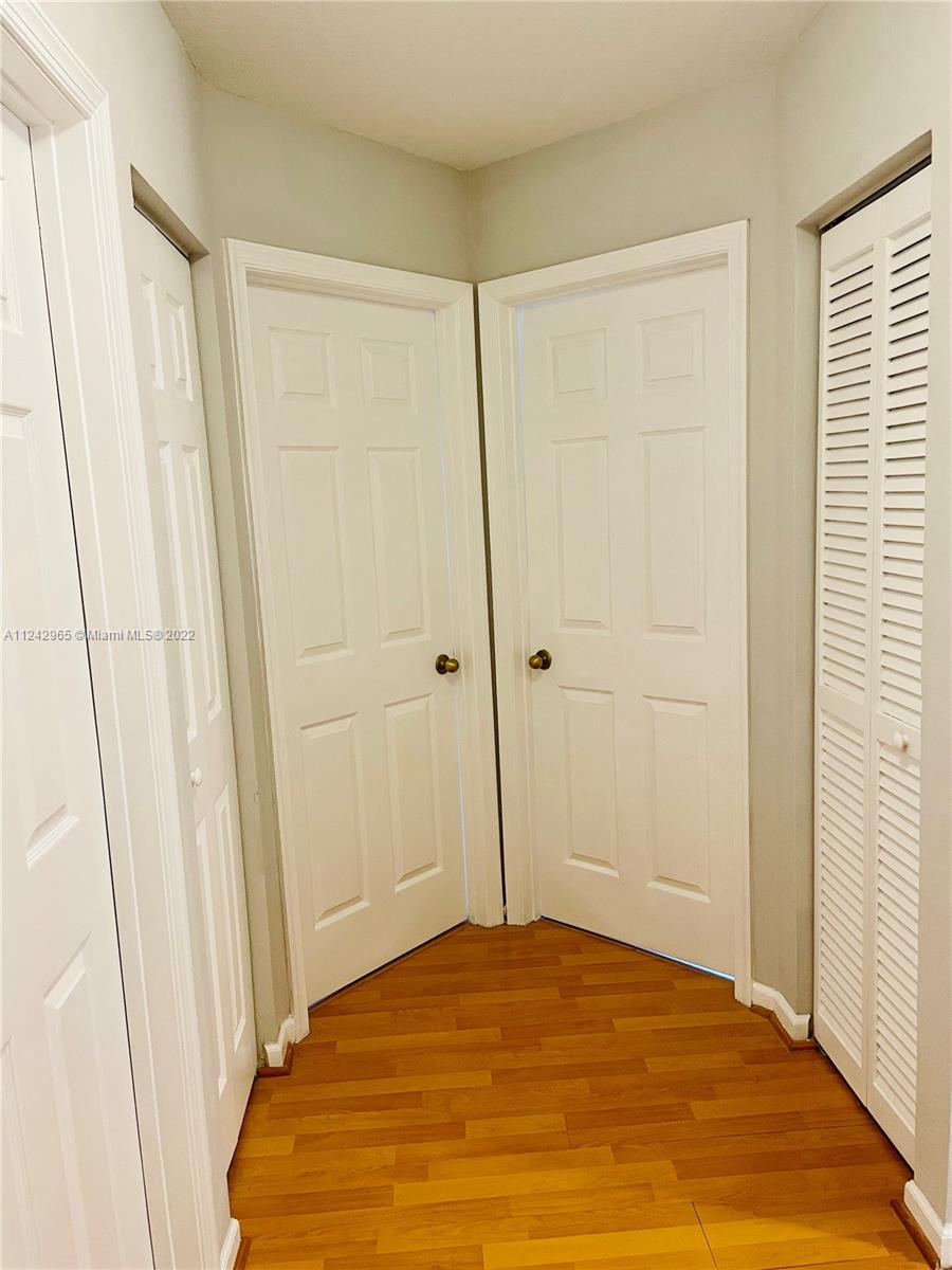 OLYMPIA & YORK RESIDENTIA - Residential Lease