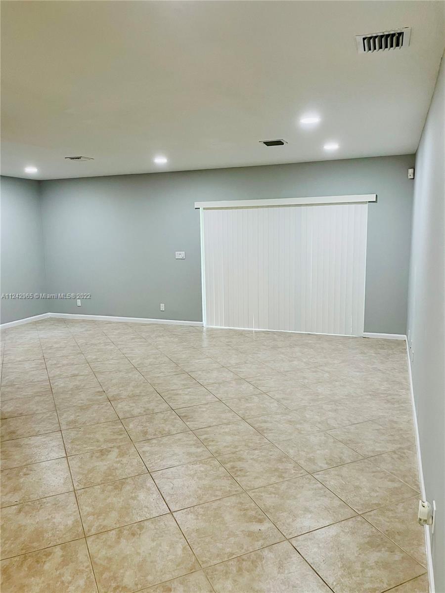 OLYMPIA & YORK RESIDENTIA - Residential Lease
