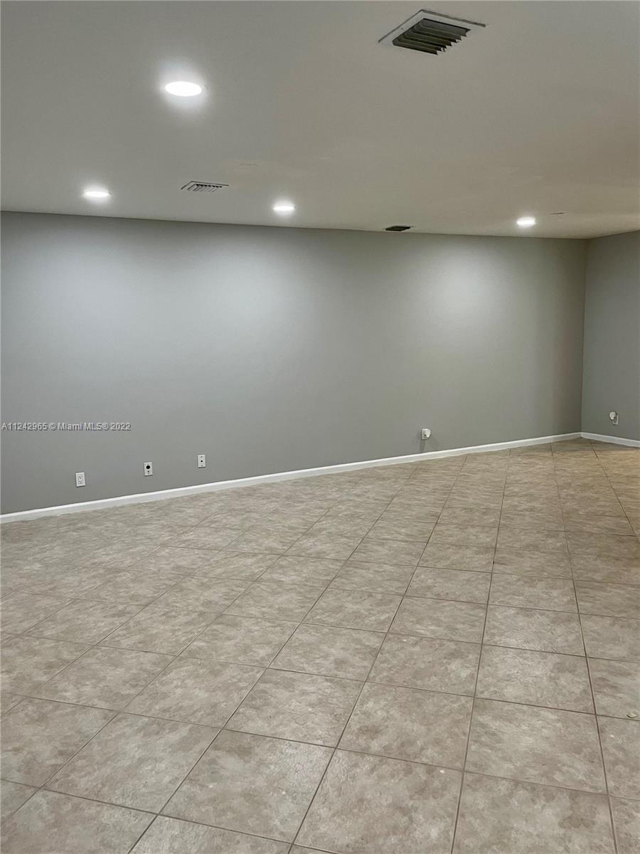 OLYMPIA & YORK RESIDENTIA - Residential Lease