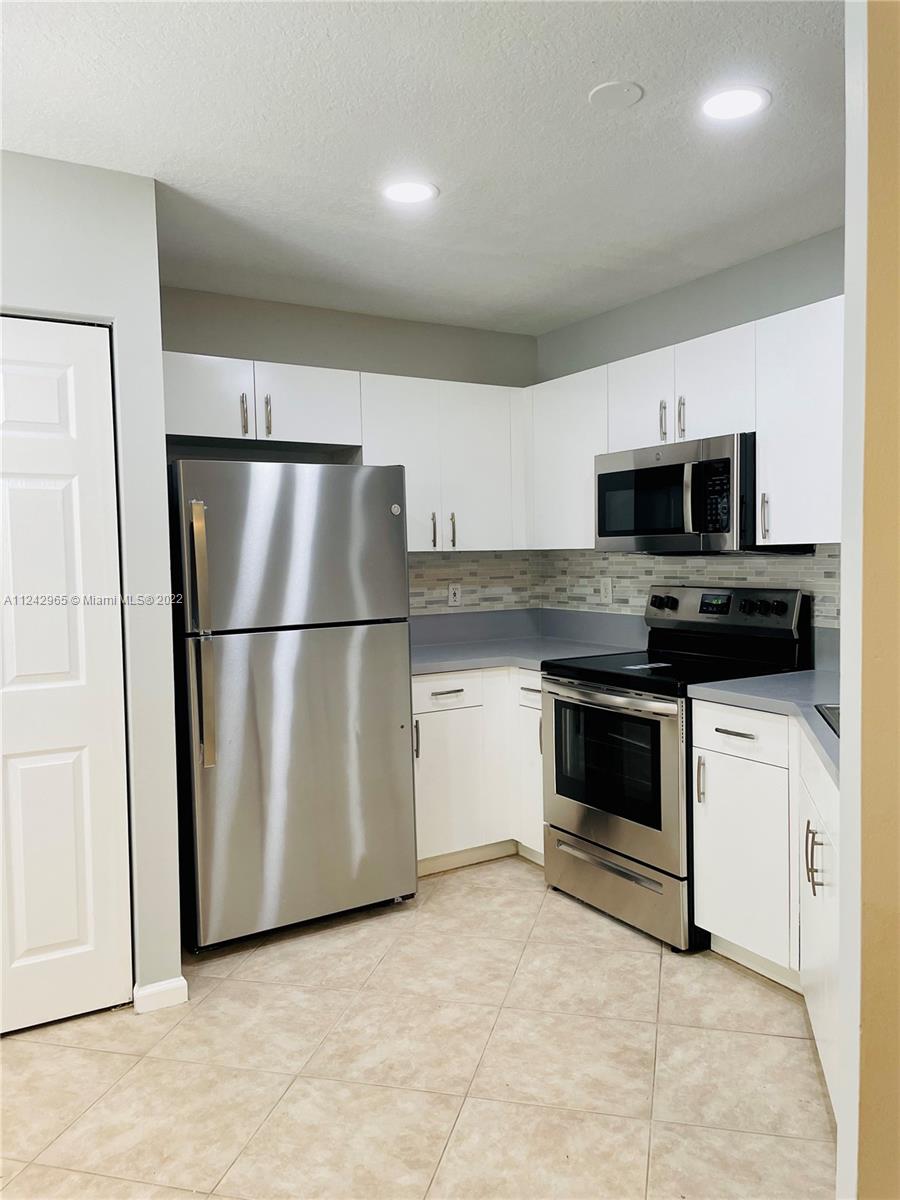 OLYMPIA & YORK RESIDENTIA - Residential Lease
