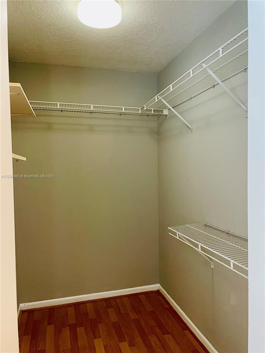 OLYMPIA & YORK RESIDENTIA - Residential Lease