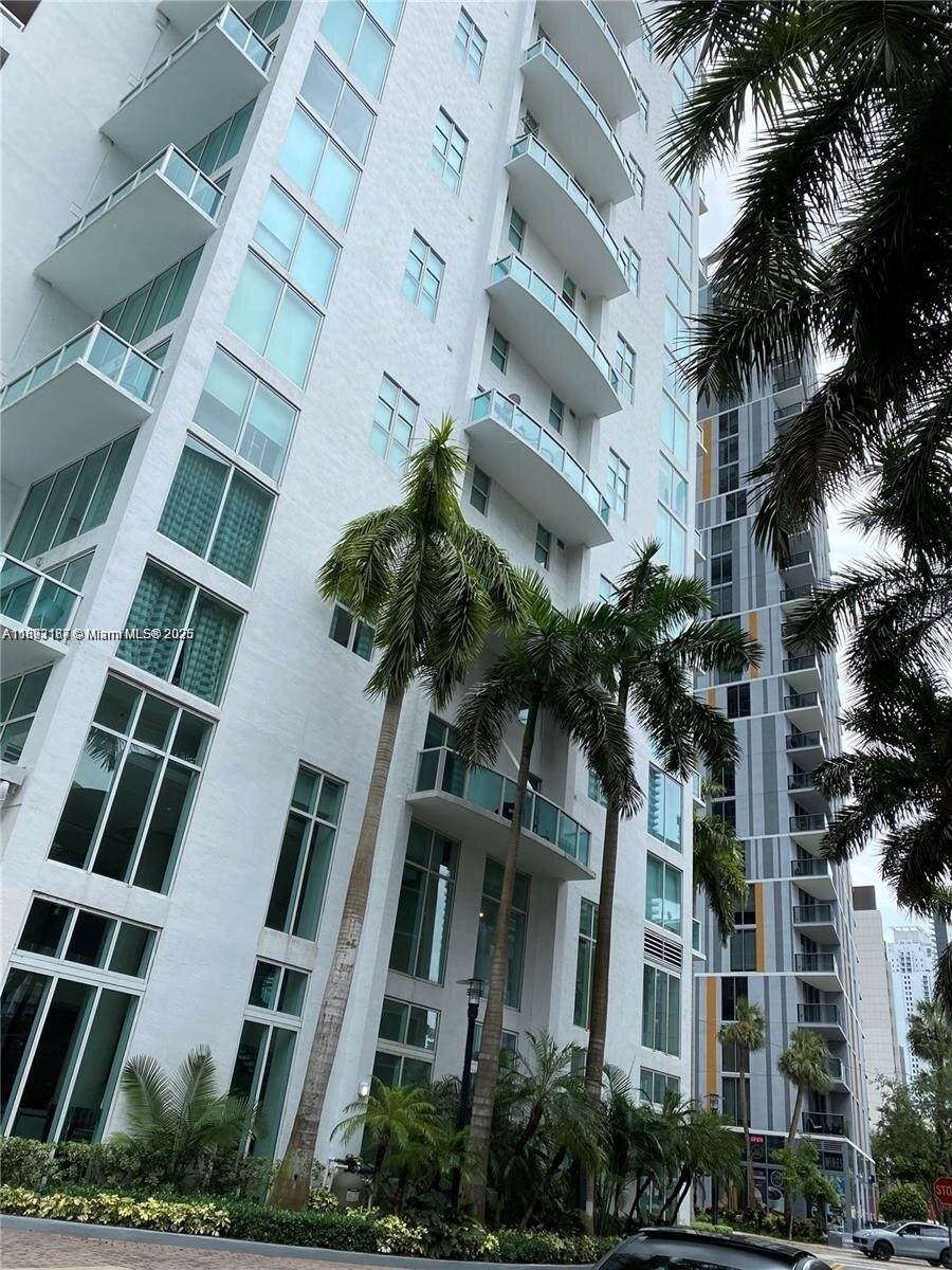 BRICKELL ON THE RIVER S T - Residential Lease
