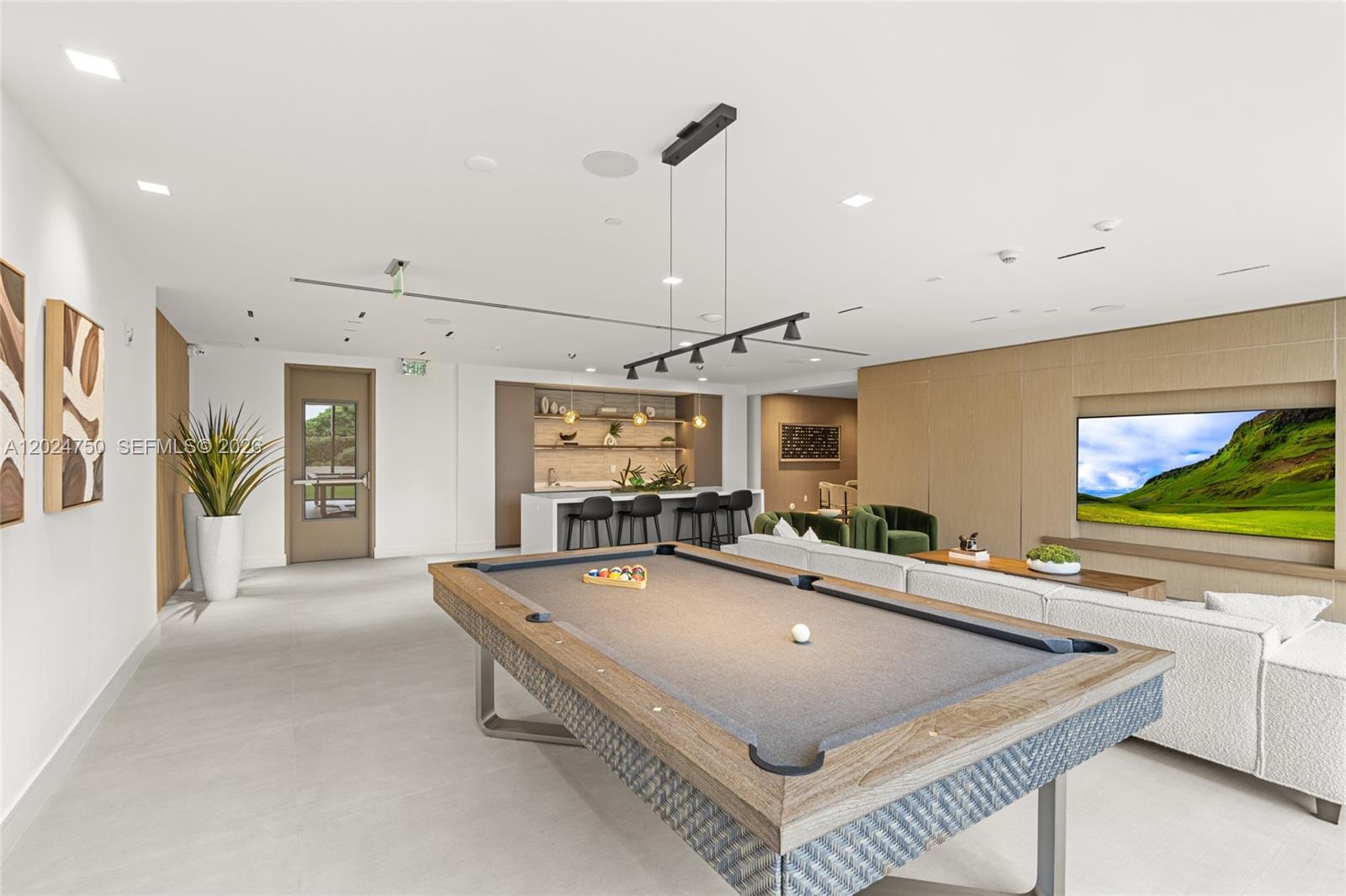 PENT HOMESTEAD - Residential Lease