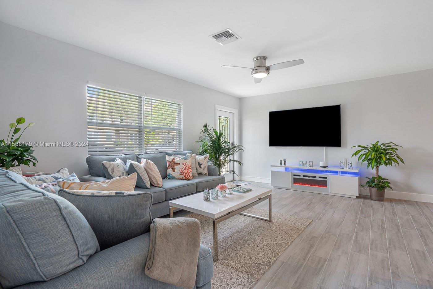DEL RATON PARK - Residential