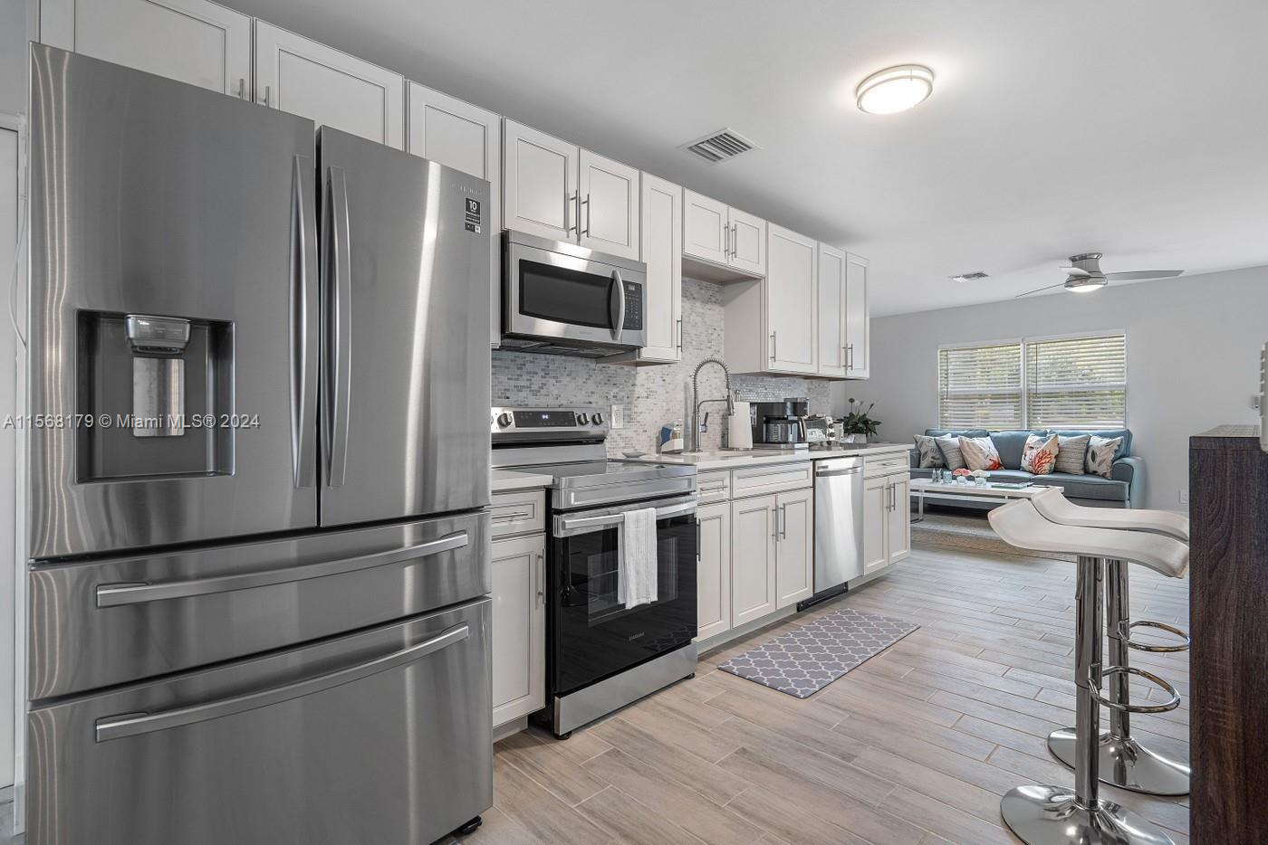 DEL RATON PARK - Residential