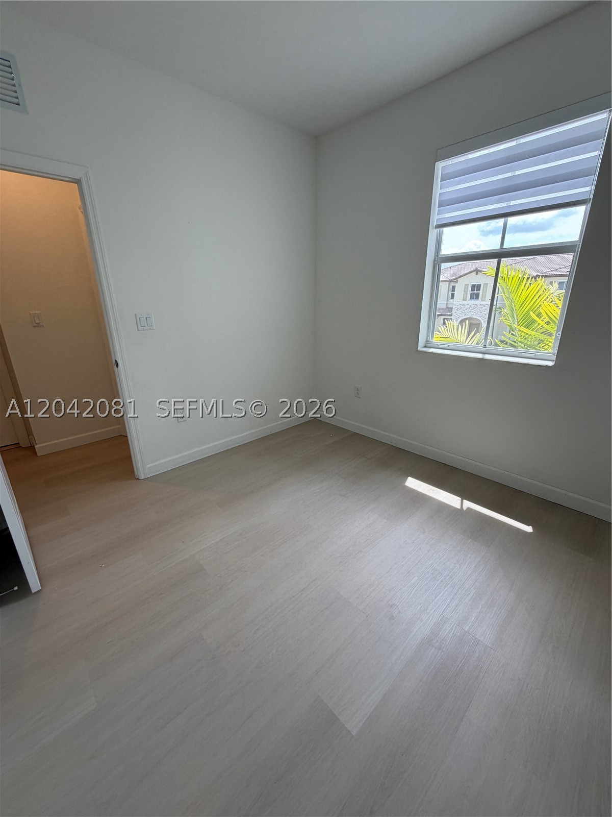 ALTAMIRA - Residential Lease
