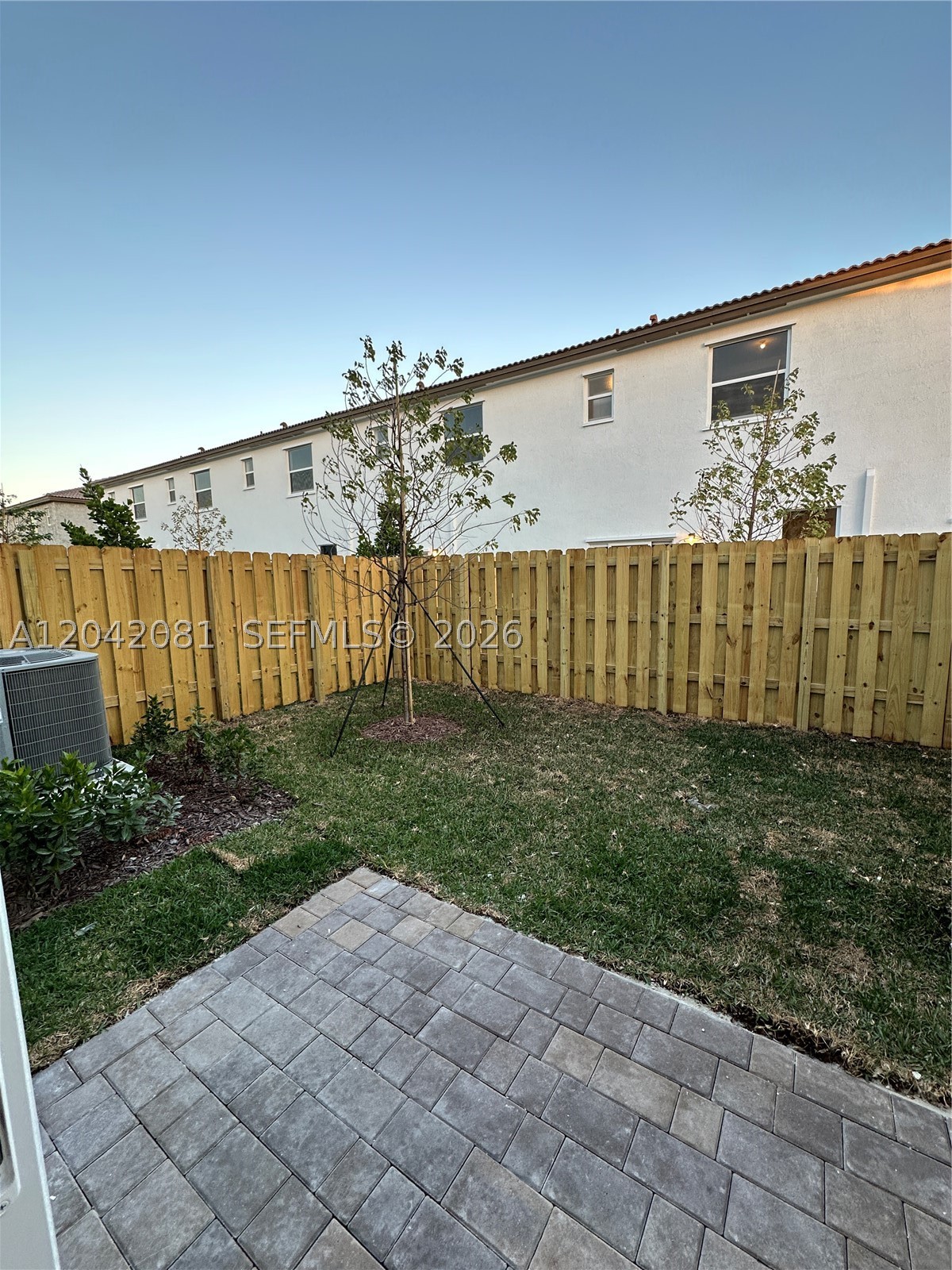 ALTAMIRA - Residential Lease