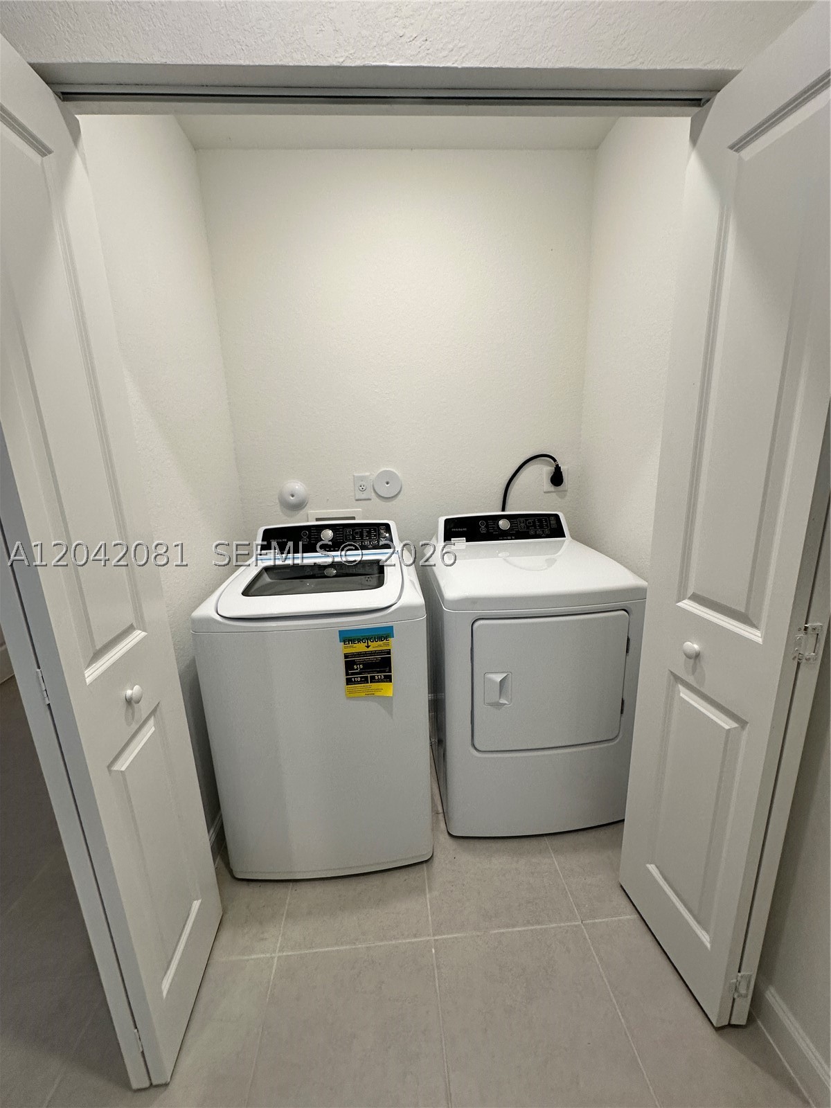 ALTAMIRA - Residential Lease