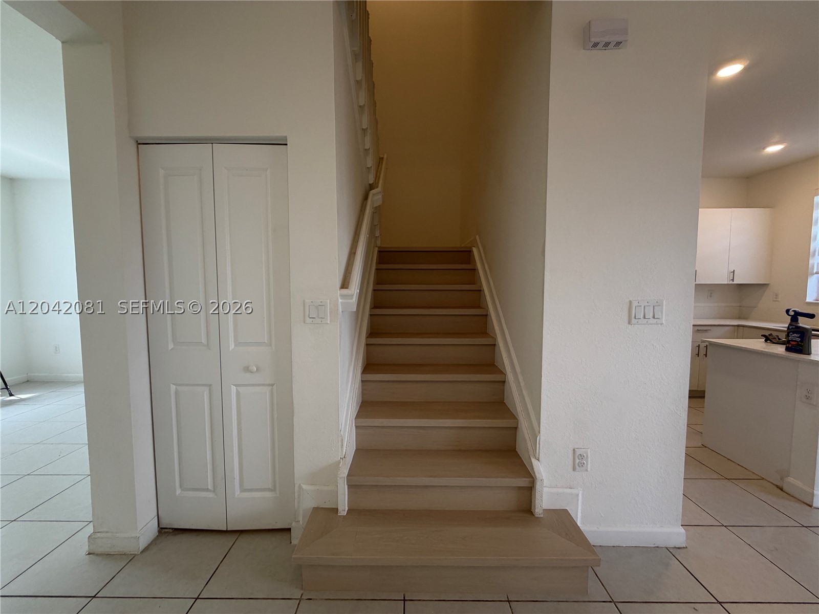 ALTAMIRA - Residential Lease