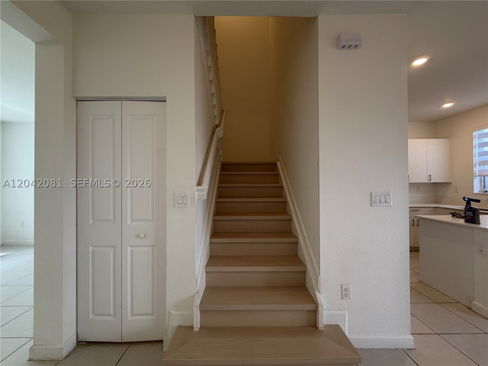 ALTAMIRA - Residential Lease