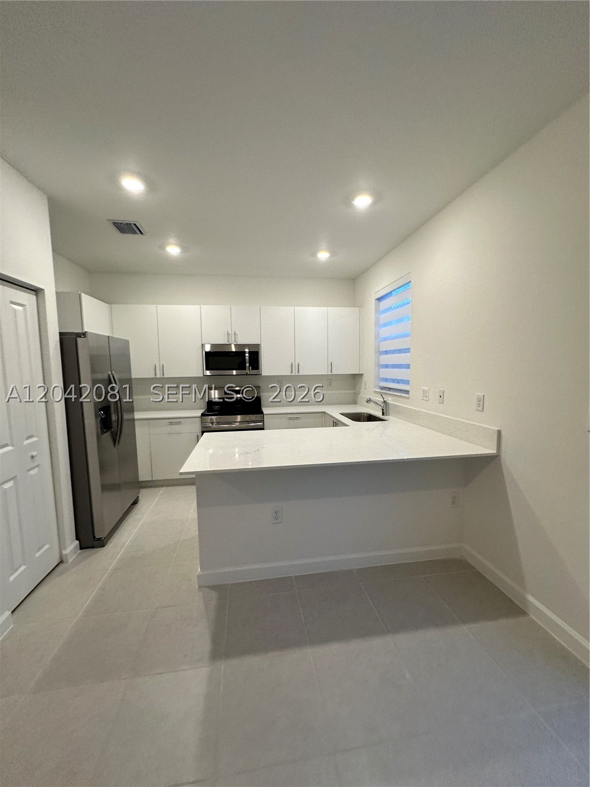 ALTAMIRA - Residential Lease