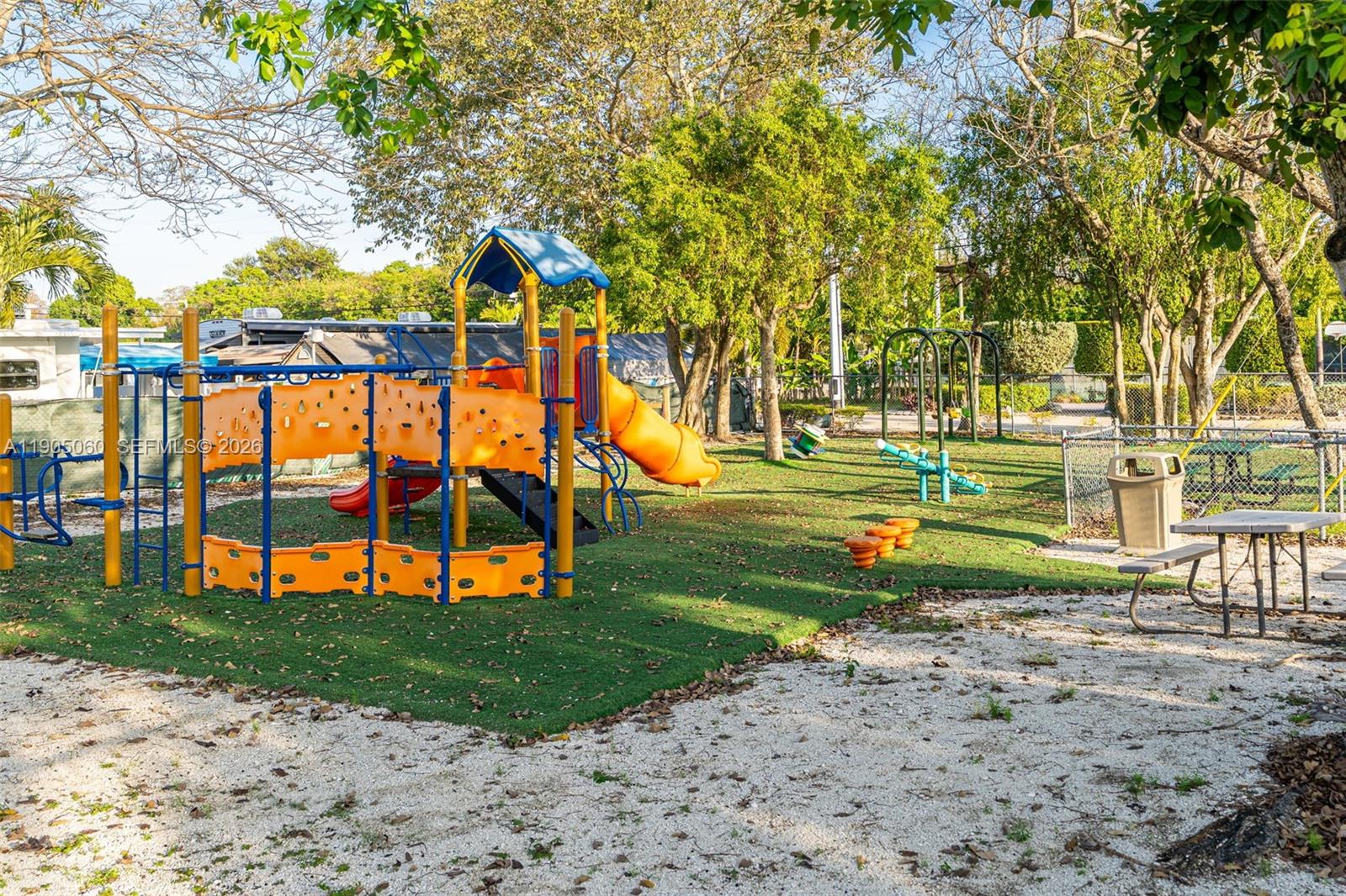 CALUSA CAMPGROUND - Residential