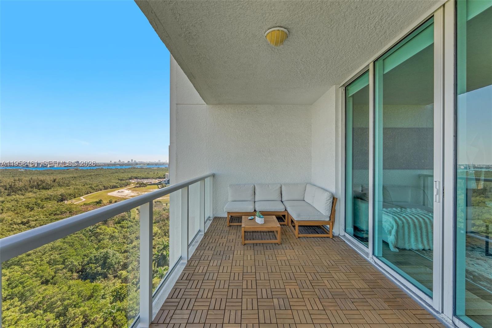 THE OAKS I CONDO - Residential