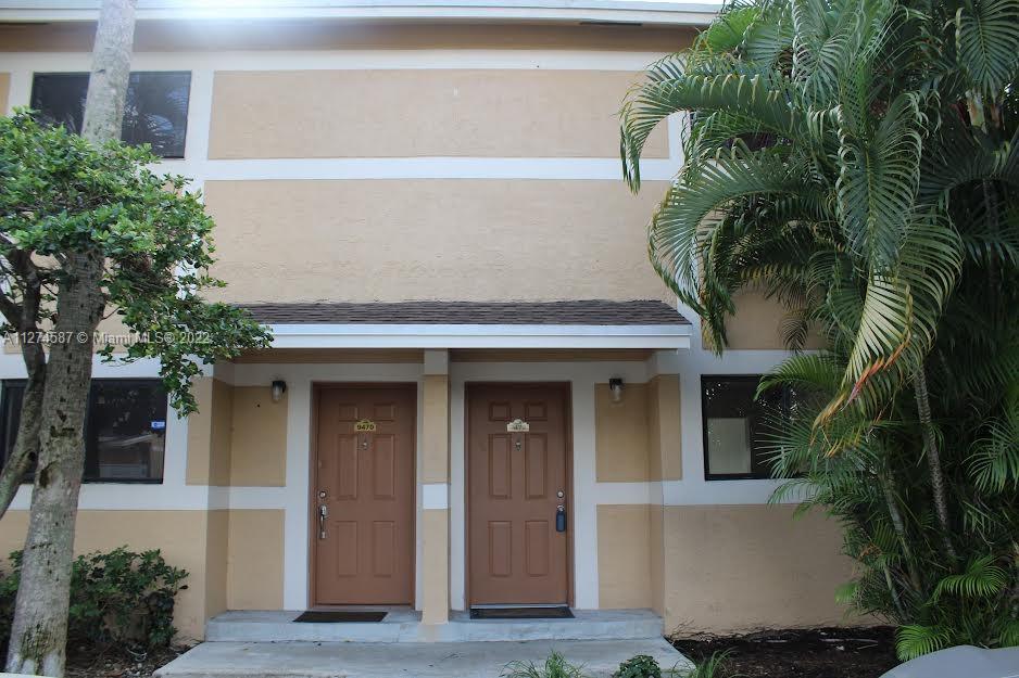PALMS OF PEMBROKE CONDO - Residential Lease