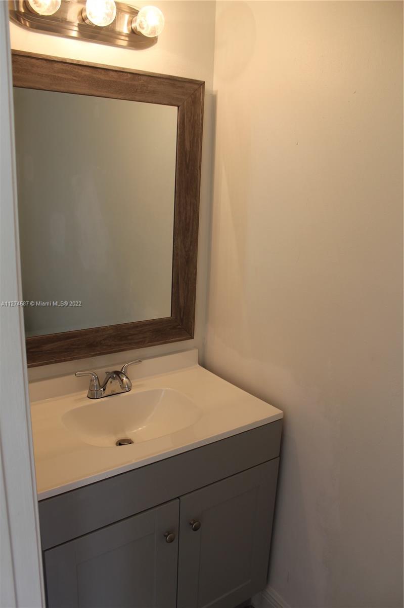 PALMS OF PEMBROKE CONDO - Residential Lease