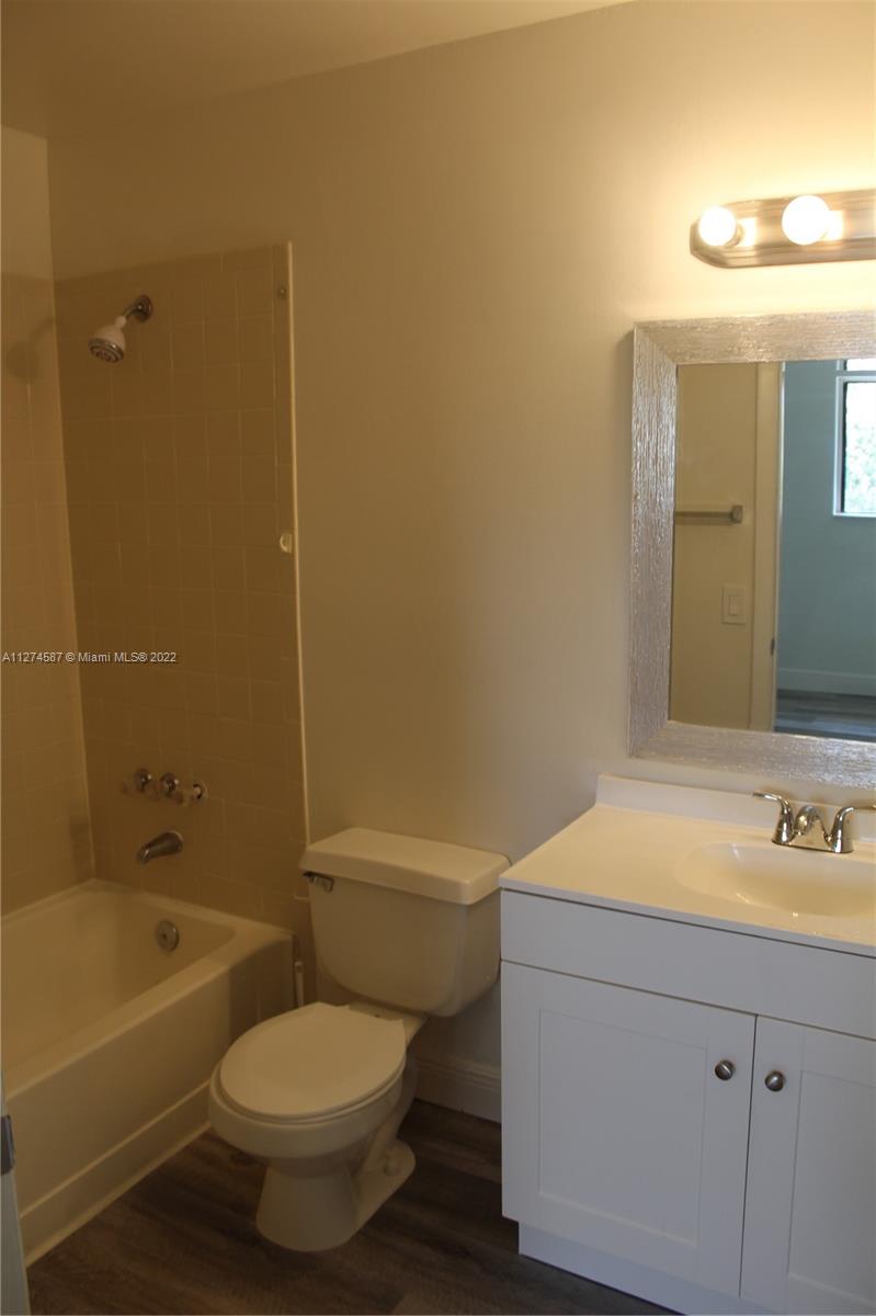 PALMS OF PEMBROKE CONDO - Residential Lease