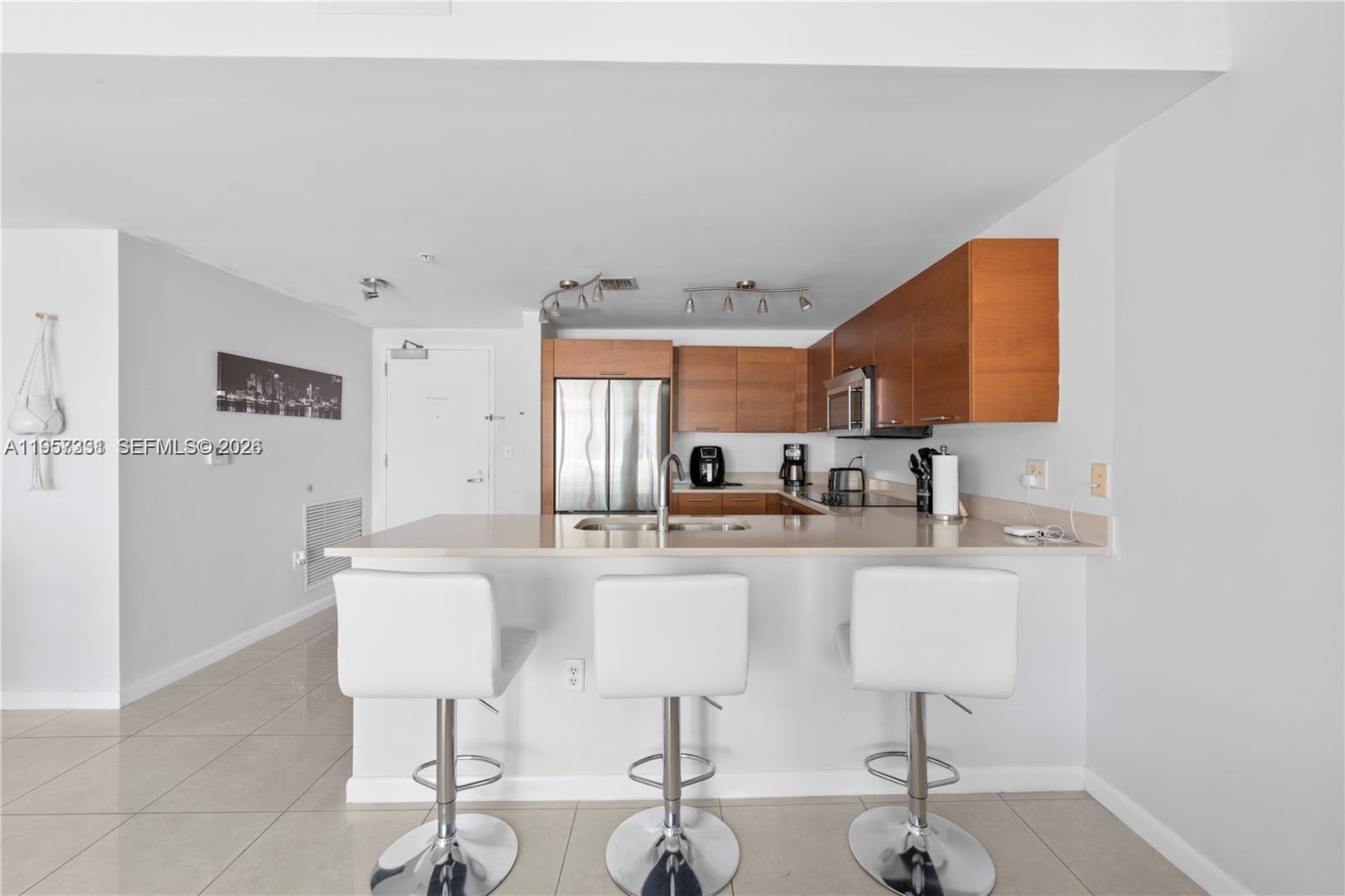 MIDBLOCK MIAMI CONDO - Residential